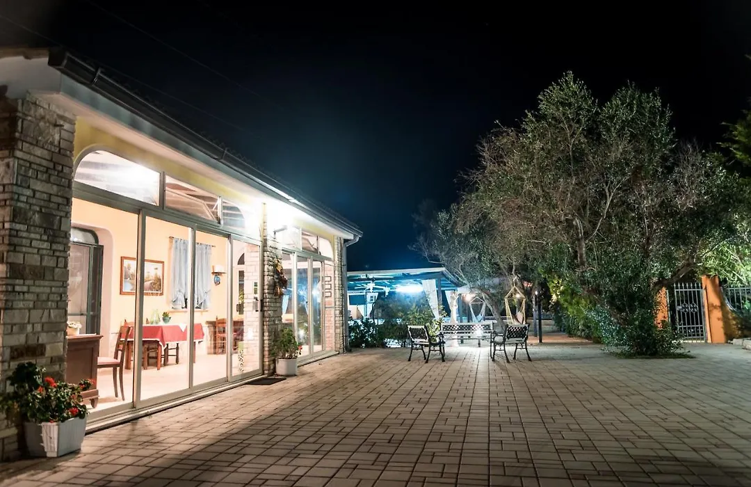 B&B Villaggio Regina-1
